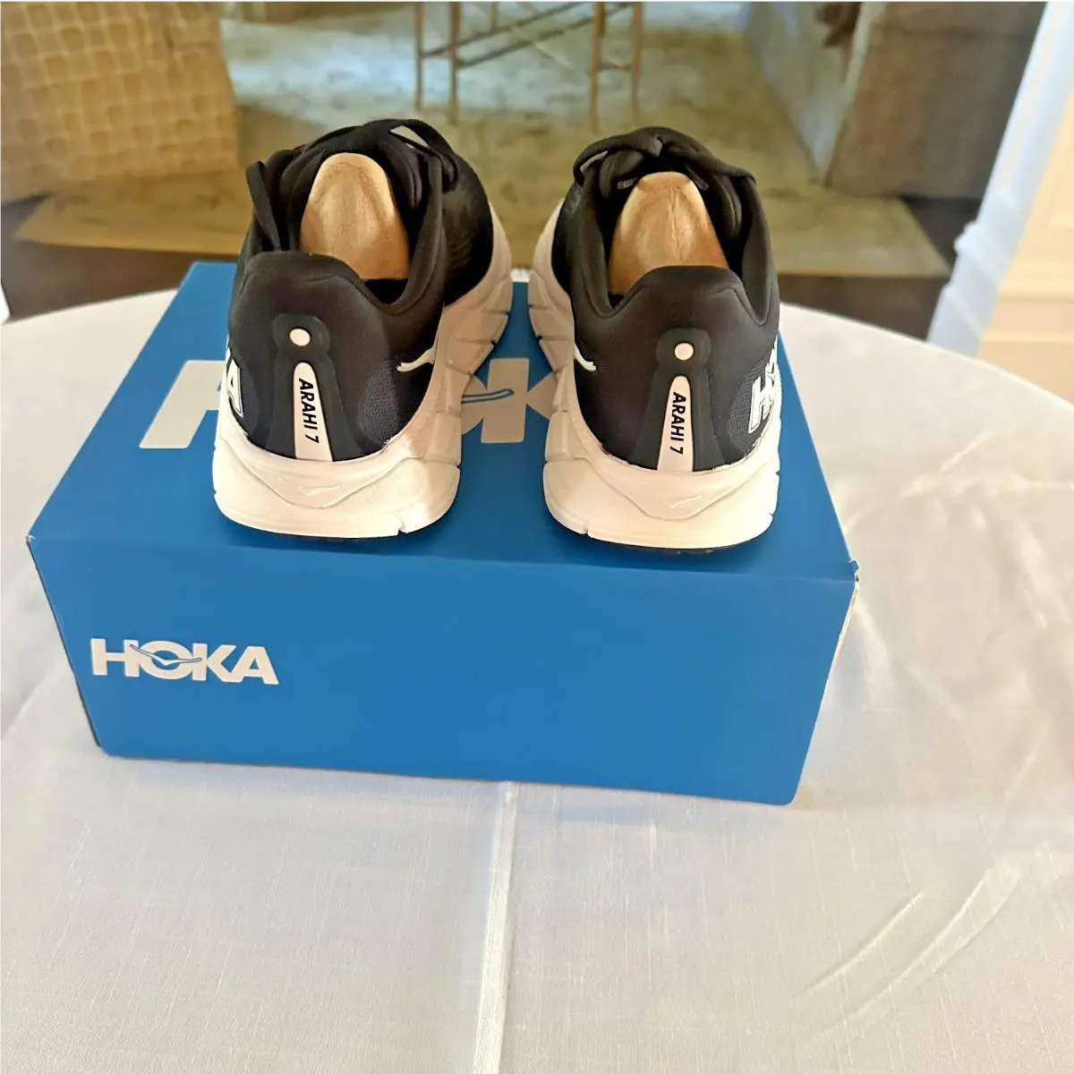 Hoka shoes - Hoka One One Arahi 7 - 1147890 BWHT - Black 2