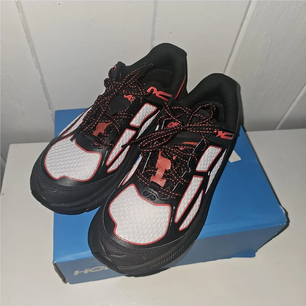 Hoka shoes - Hoka One One Clifton - One One Clifton - Black, White, Red 0