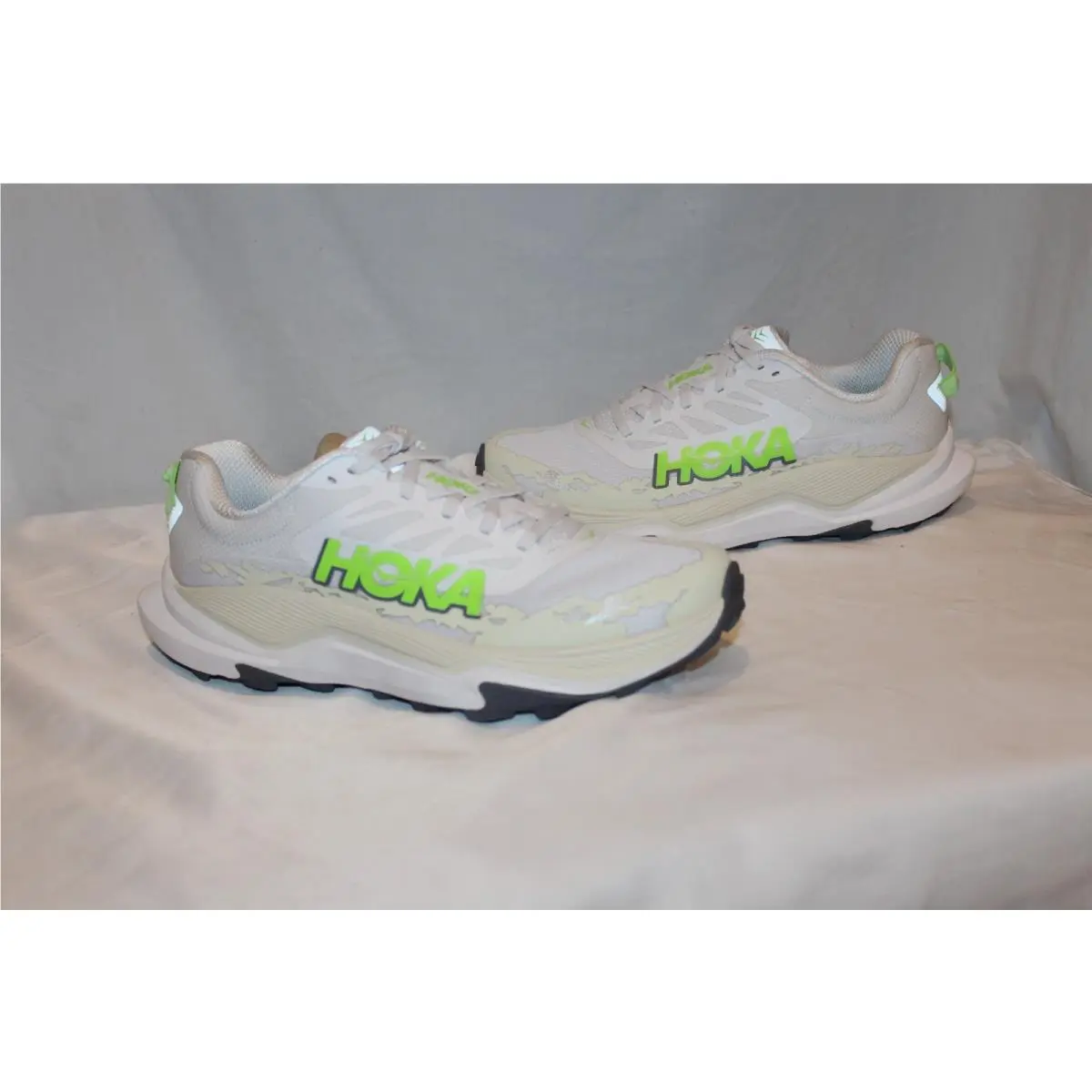 Hoka shoes - White 5
