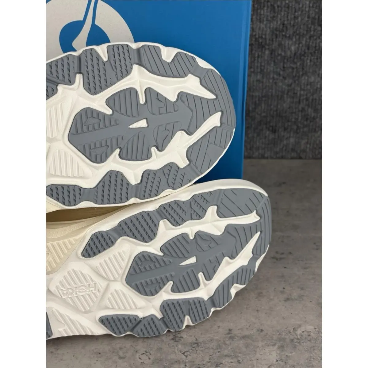Hoka shoes - Hoka One One Arahi 8 - Birch 2