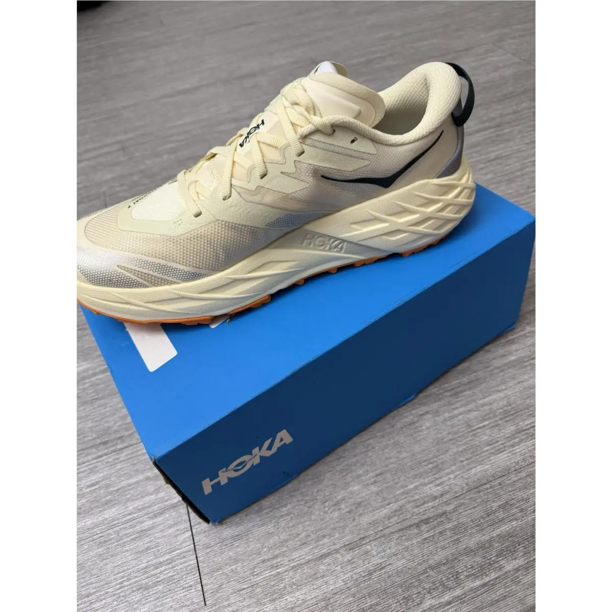 Hoka shoes - HOKA Speedgoat 7 Wide - Speedgoat Wide - 1171930/VMR - Beige, Orange 0