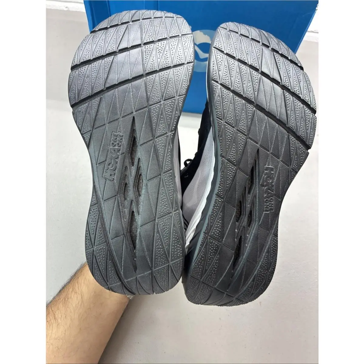 Hoka shoes - Hoka One One Carbon X - 1102886BNCL - Black 4