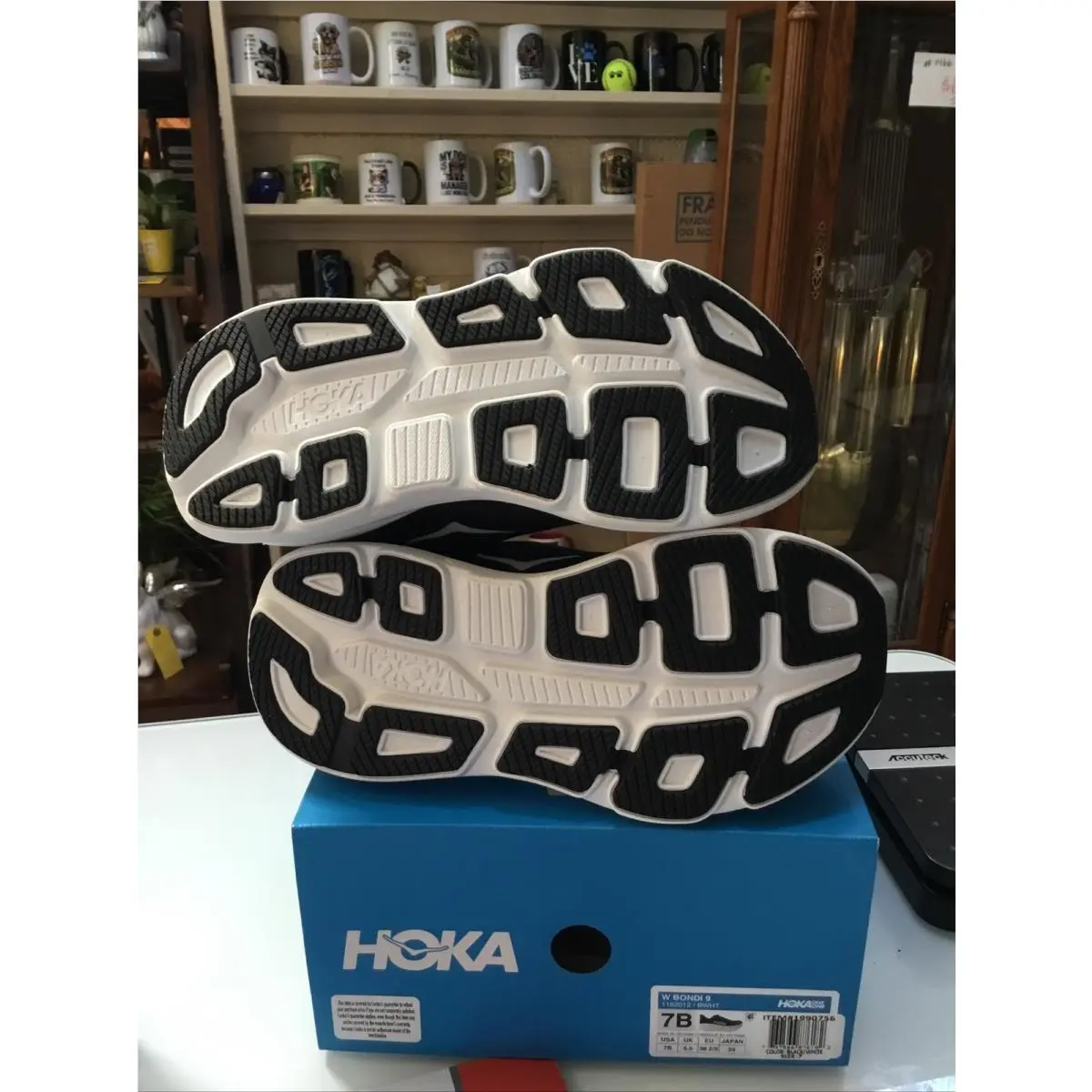 Hoka shoes - Hoka One One Bondi - One One Bondi - Black 4