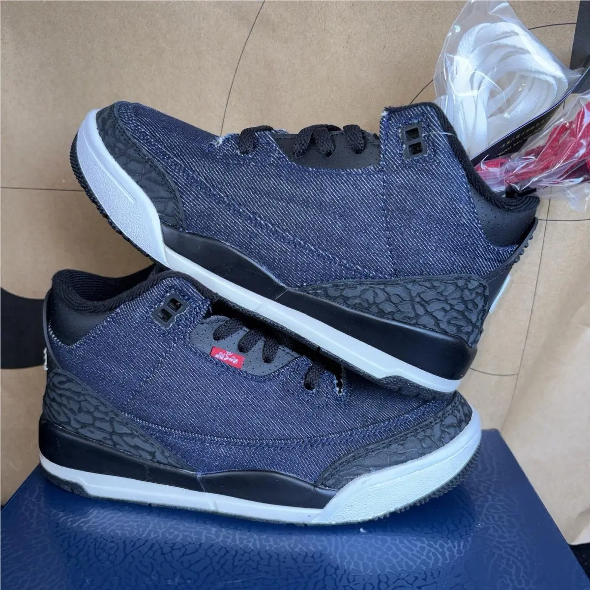 Nike shoes - Air Jordan 3 - Air - Blue 0
