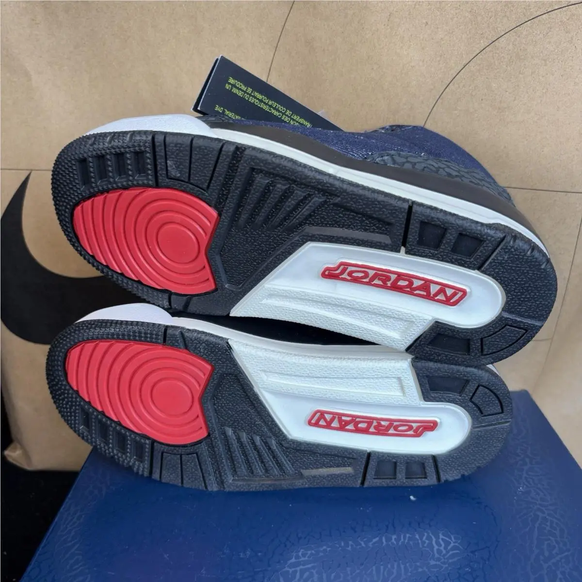 Nike shoes - Air Jordan 3 - Air - Blue 4