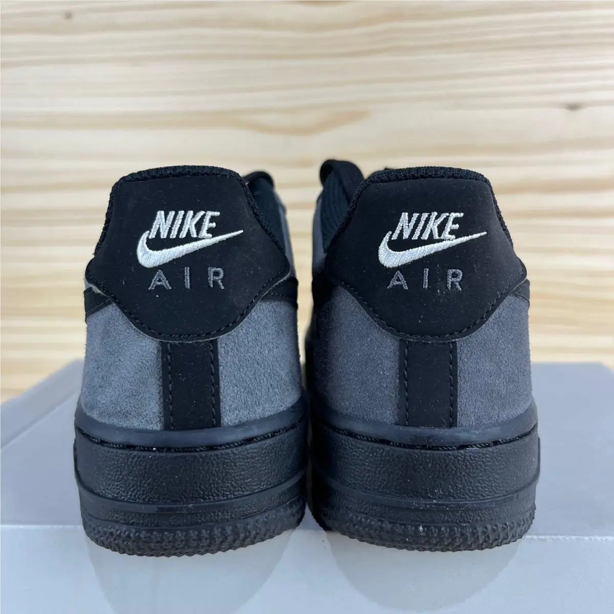 Nike shoes - Black 2