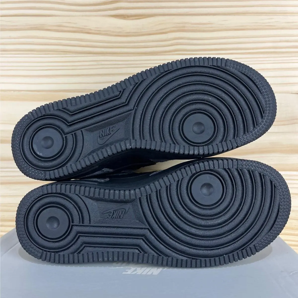 Nike shoes - Black 3