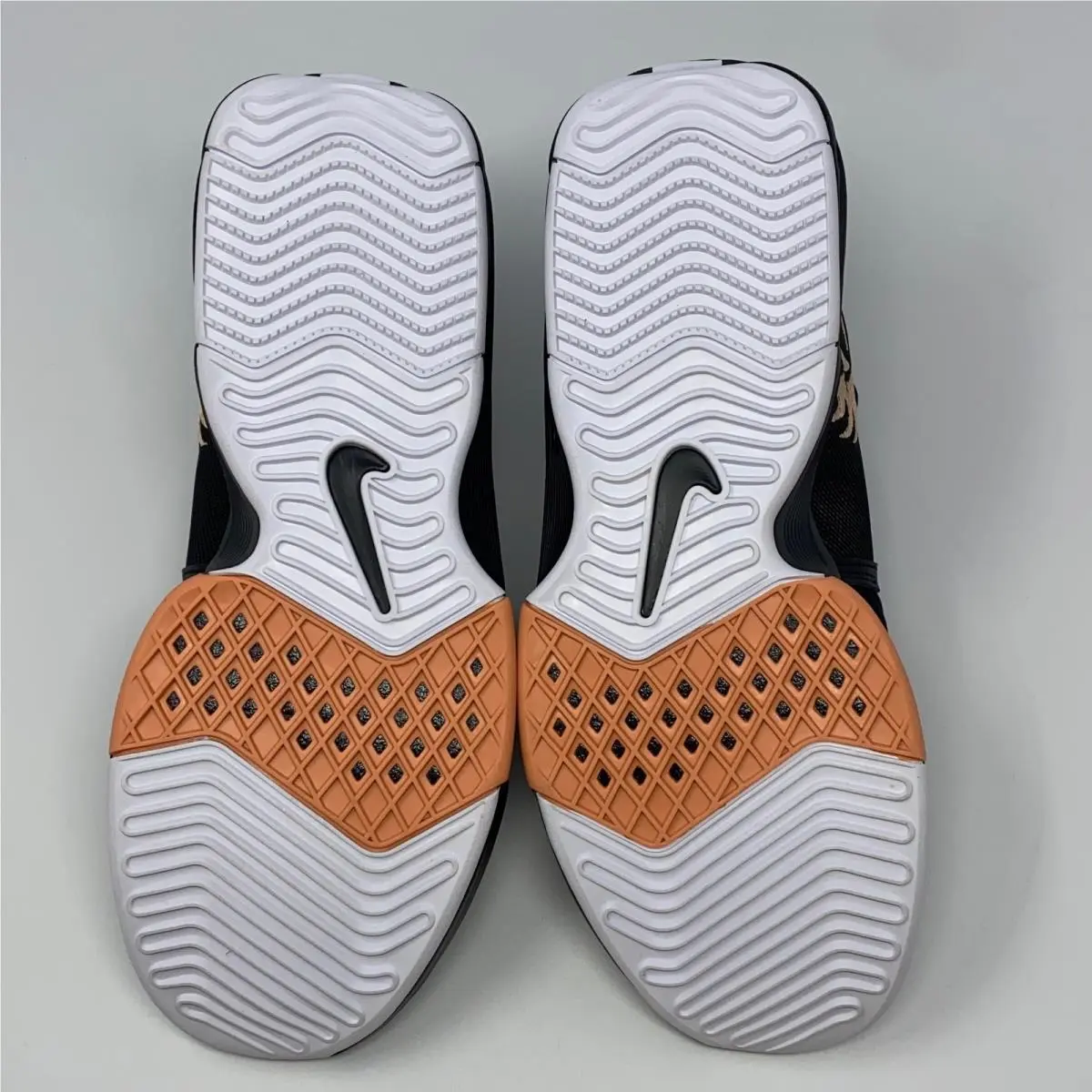 Nike shoes - Black/Apricot (UPC: 197862346923) 4