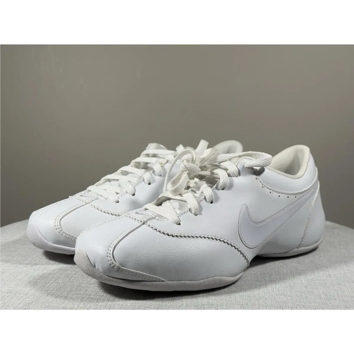 Nike shoes - Nike Cheer Unite - Cheer Unite - 583145-110 - White 3