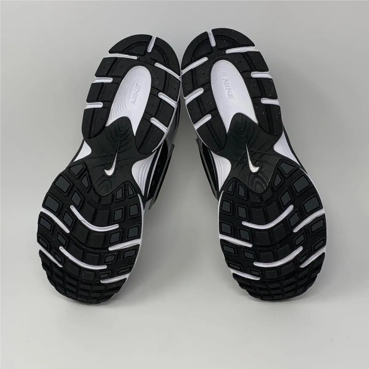 Nike shoes - Black (UPC: 198480926375) 4
