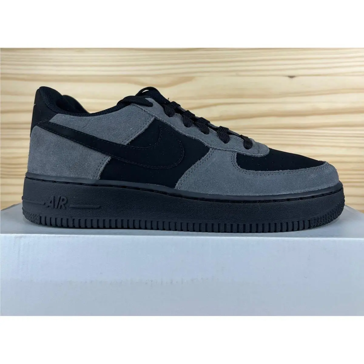 Nike Air Force 1 Low GS Grey Black Athletic Sneakers Size 7 Youth 596728-034
