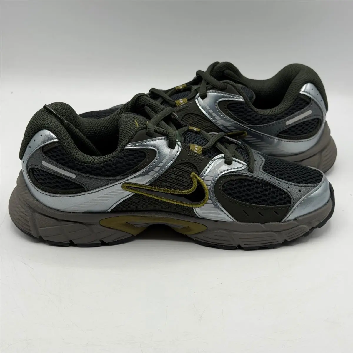 Nike shoes - V5 RNR (GS) - RNR - Green 1