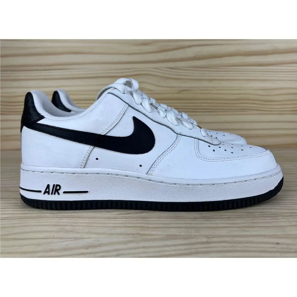 Nike Air Force 1 Low White Black Athletic Sneakers GS Size 6.5Y Youth 314192-102