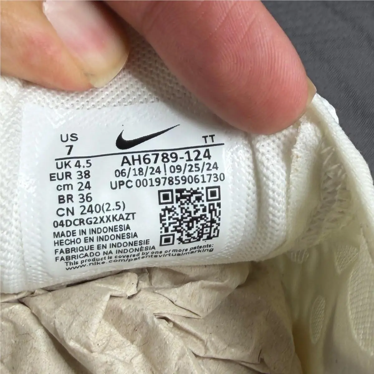 Nike shoes - Nike Air Max 270 - Air Max - Ivory 5
