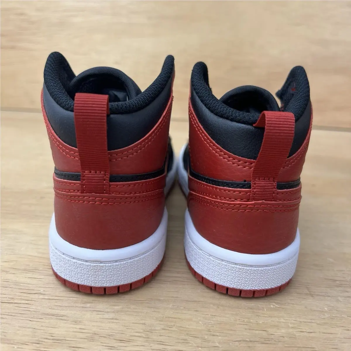 Nike shoes - Air Jordan 1 Mid - Air Mid - 640734-074 - Red (UPC: 194498268834) 4