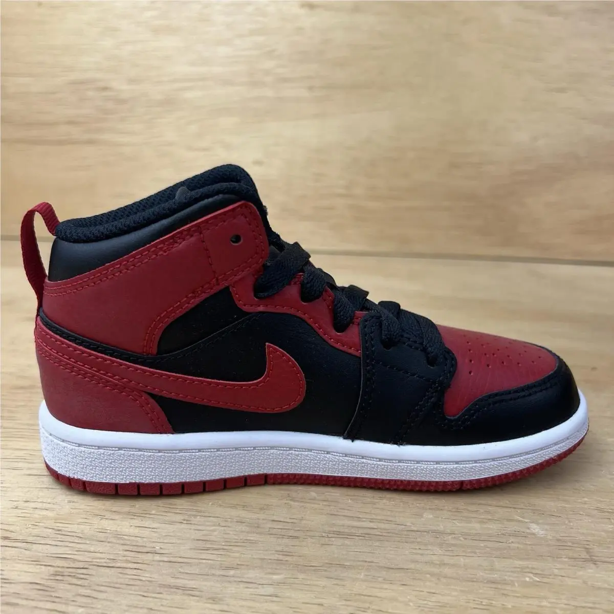 Nike shoes - Air Jordan 1 Mid - Air Mid - 640734-074 - Red (UPC: 194498268834) 2