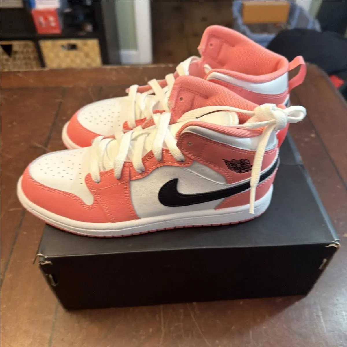 Nike shoes - Jordan 1 - DQ8424 602 - Pink (UPC: 198726574605) 1