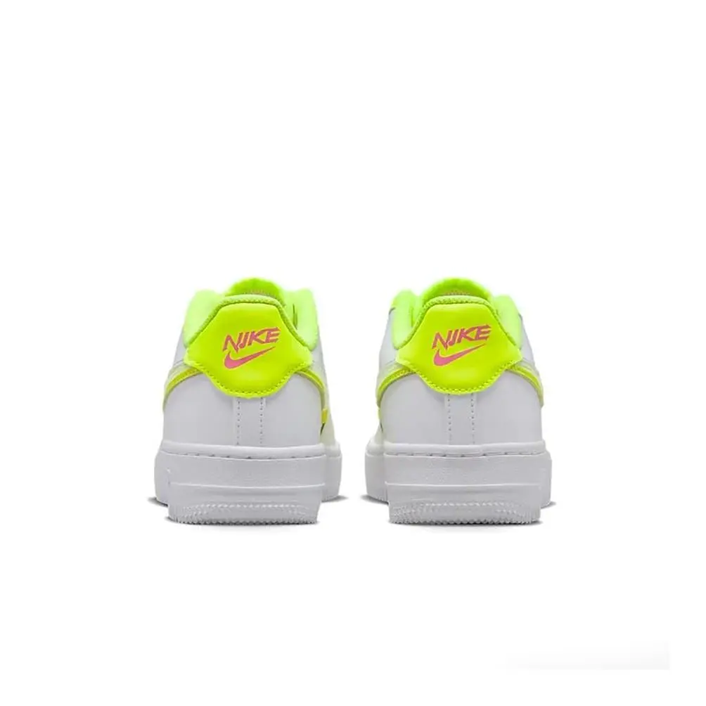 Nike shoes - White 2