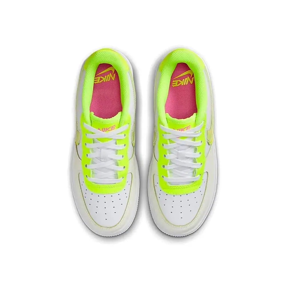 Nike shoes - White 3