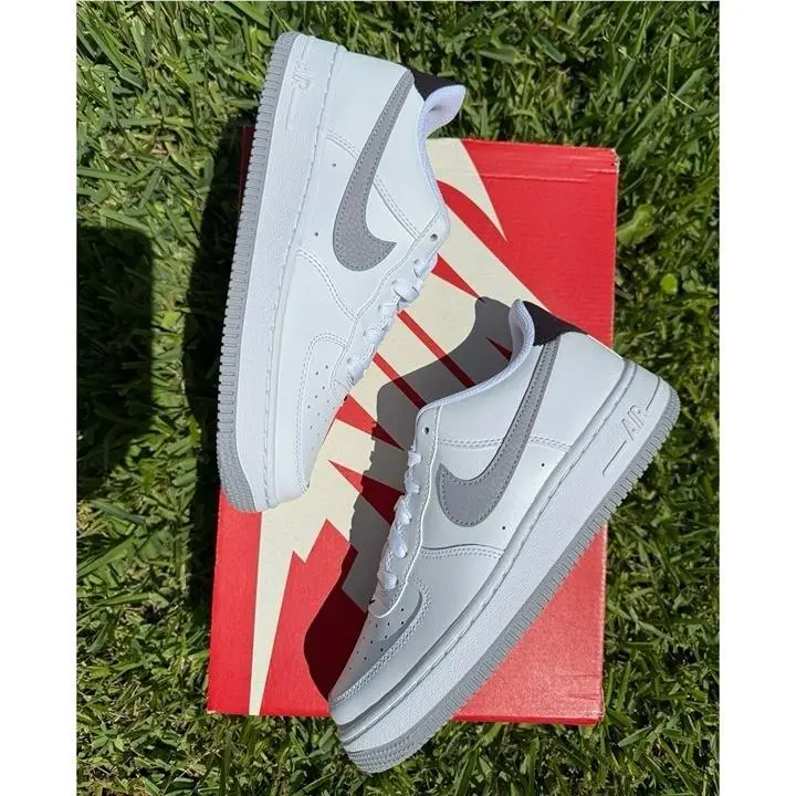 Nike shoes - Nike Essentialist - Essentialist - White 0