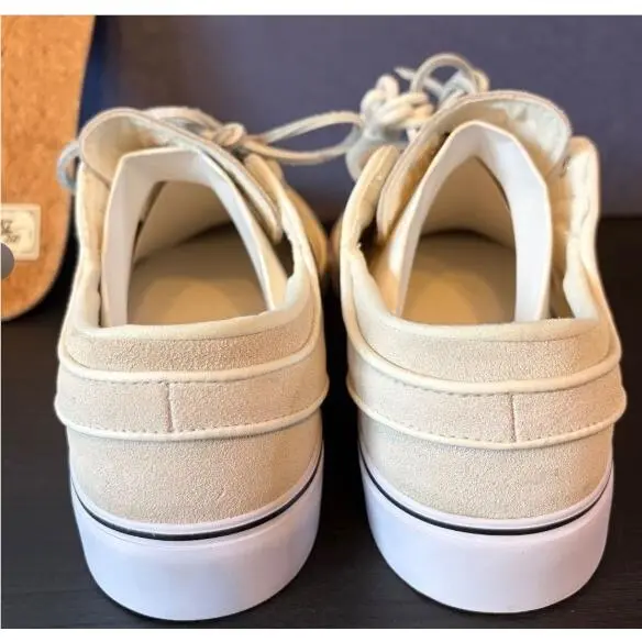 Nike shoes - White 3