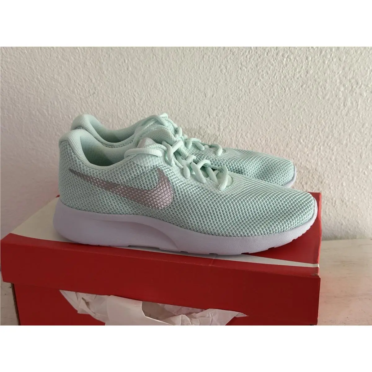 Women`s Nike Tanjun Sustainable Sneakers Teal Mint Size 6