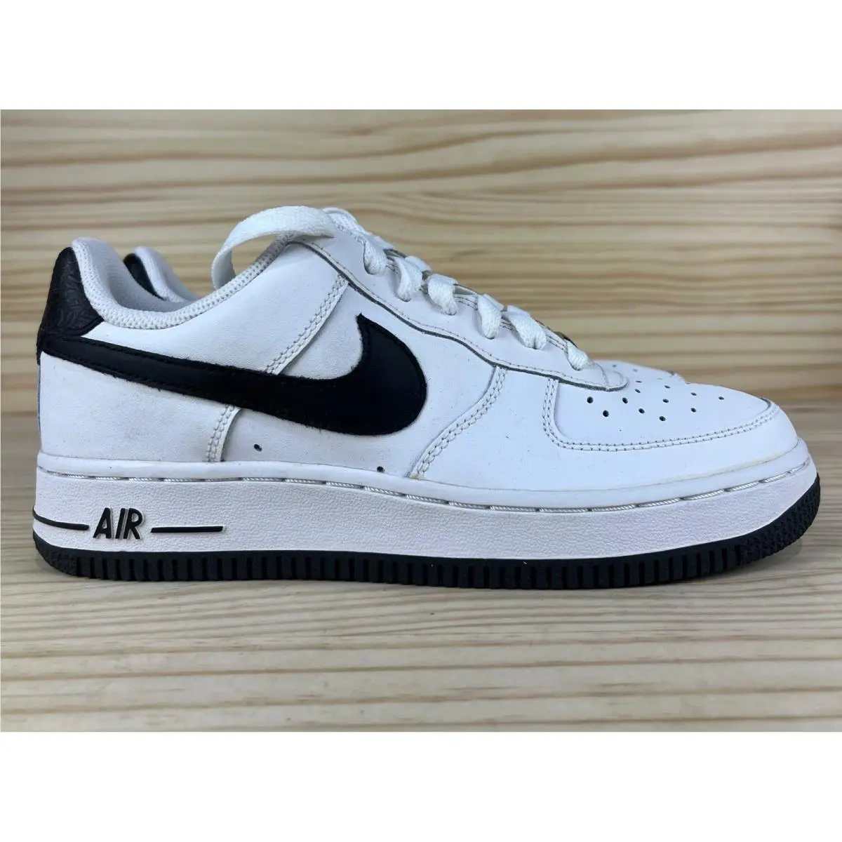 Nike Air Force 1 Low White Black Athletic Sneakers GS Size 5.5Y Youth 314192-102