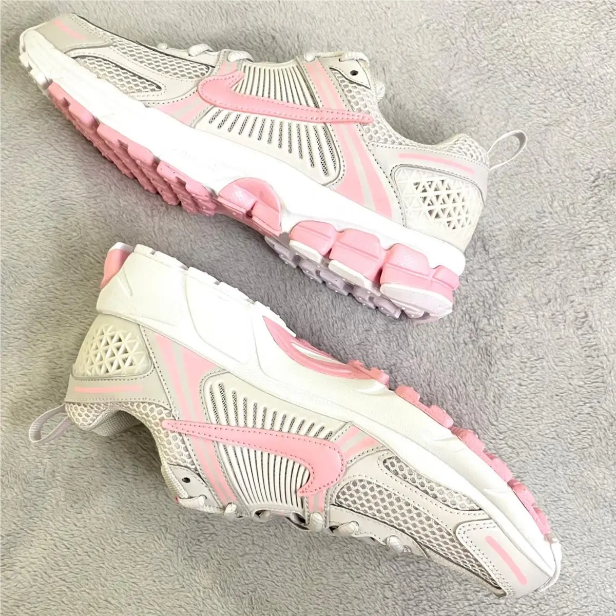 Nike shoes - Nike Vomero 5 GS - Vomero - Gray 3