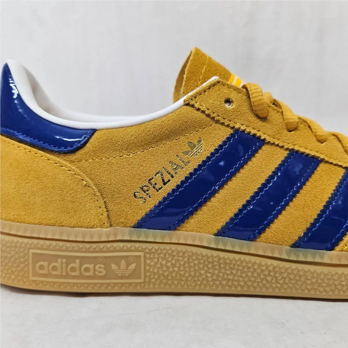 Adidas shoes - Crew Yellow / Collegiate Royal / Gum 18