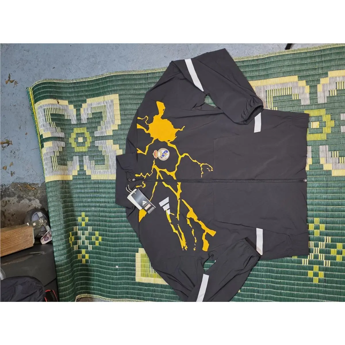 Adidas clothing - adidas Firebird - Firebird - JZ9150 - Black, Yellow 3