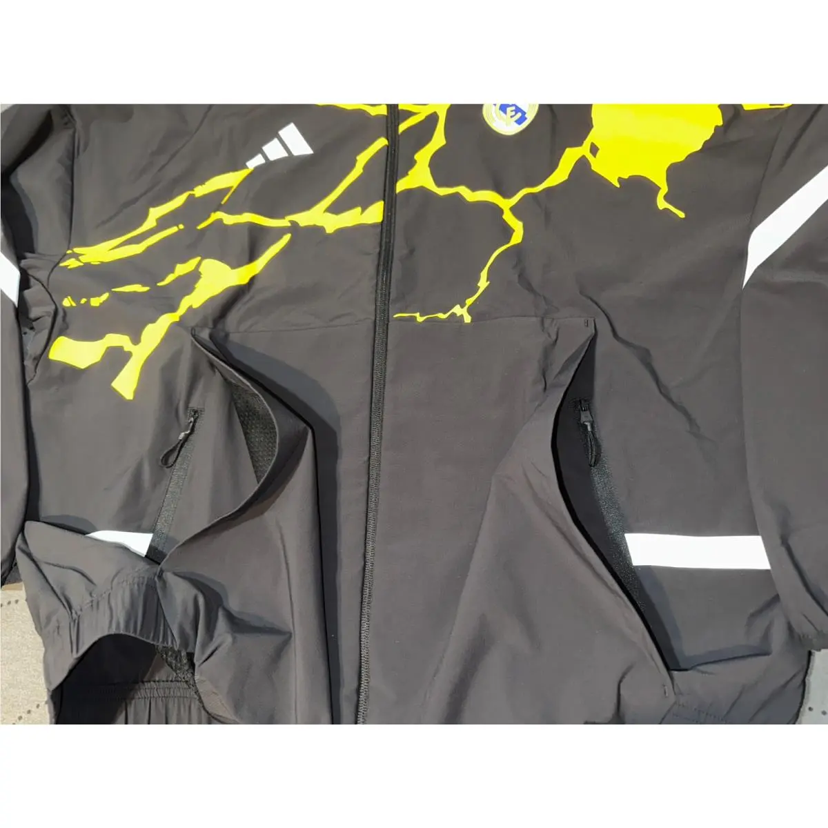 Adidas clothing - BLACK + YELLOW + WHITE 2