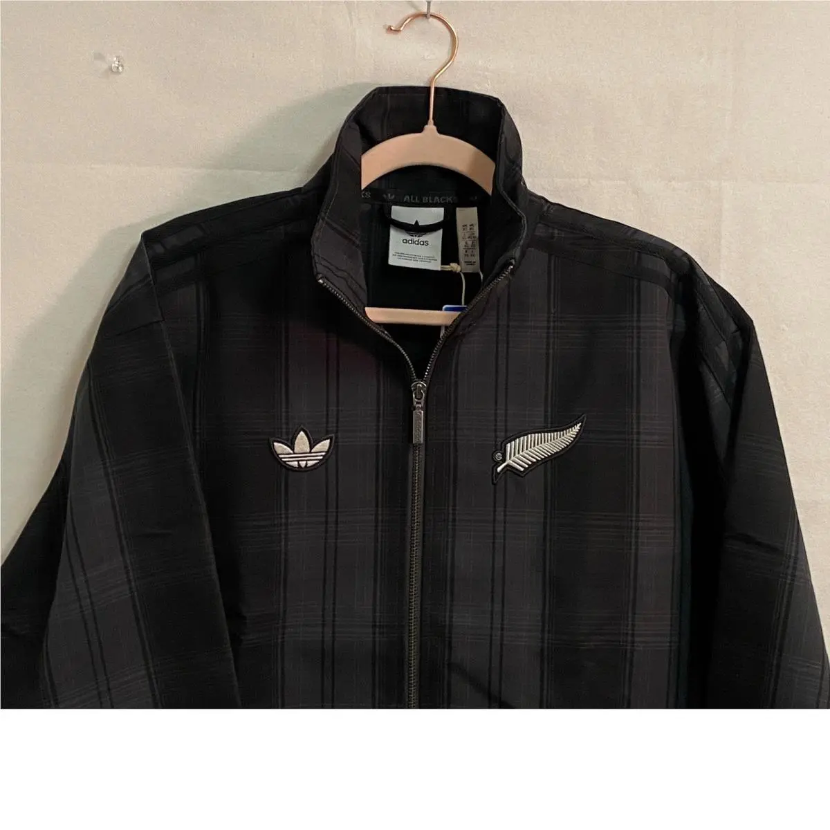 Adidas clothing - Black (UPC: 1983211900903) 1