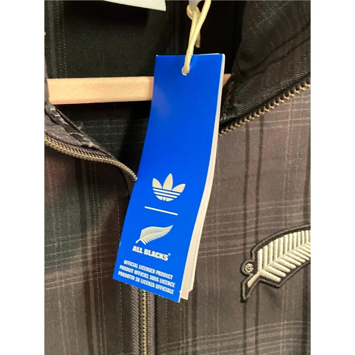Adidas clothing - Black (UPC: 1983211900903) 10
