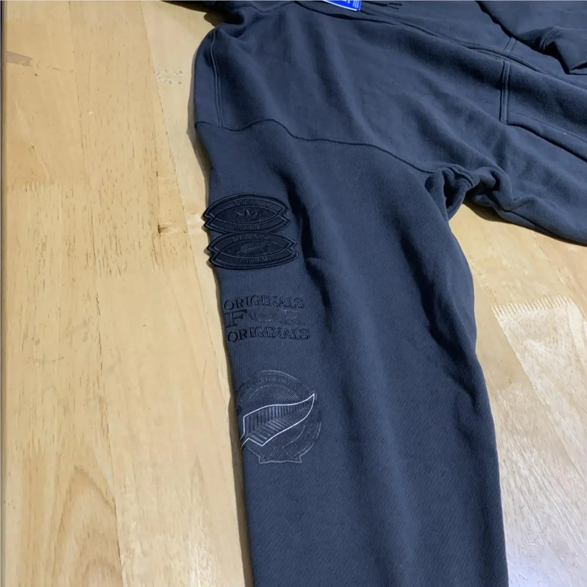 Adidas clothing - Black 2