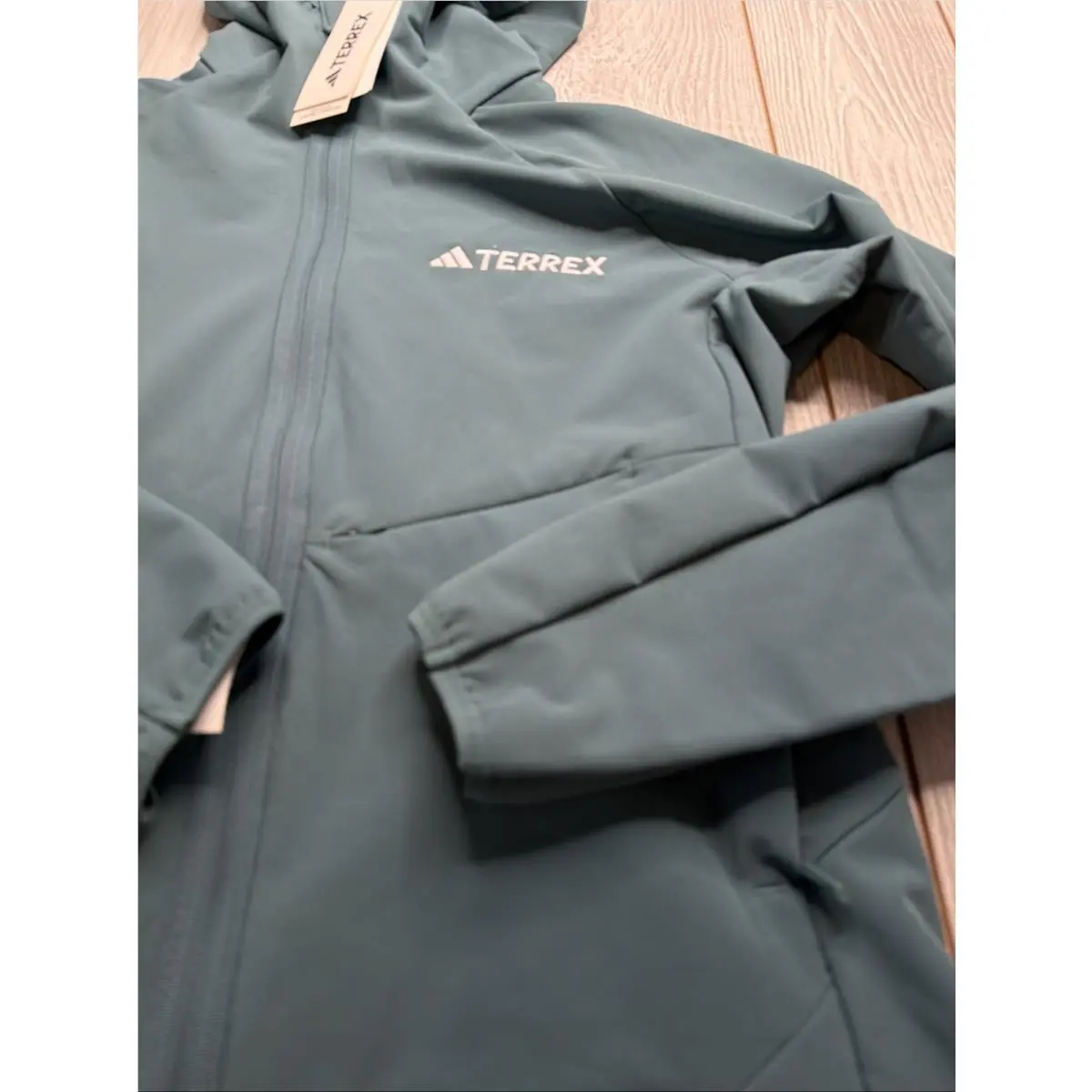 Adidas clothing - Green 1