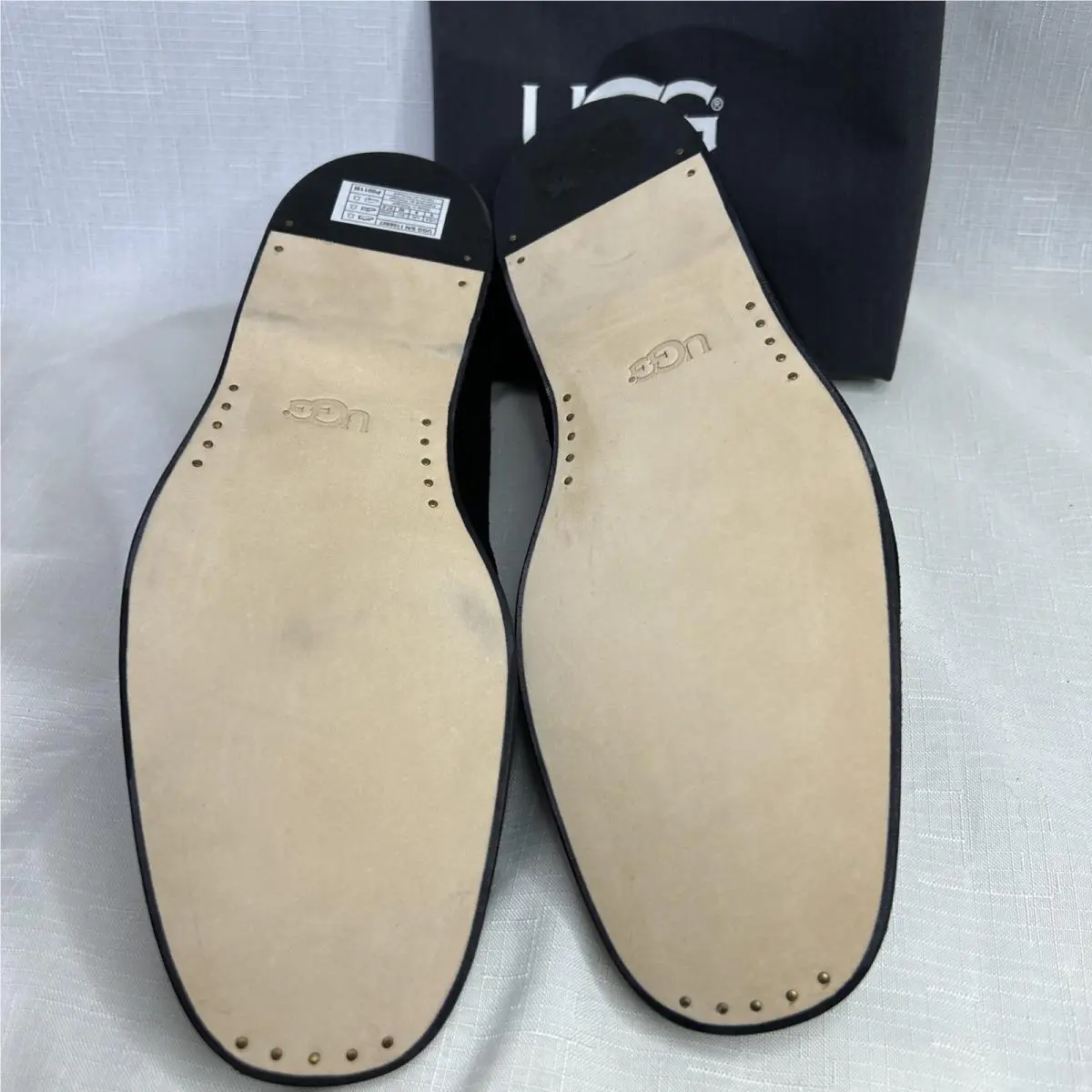 UGG shoes - UGG Chateau - Chateau - Black (UPC: 192410615278) 2