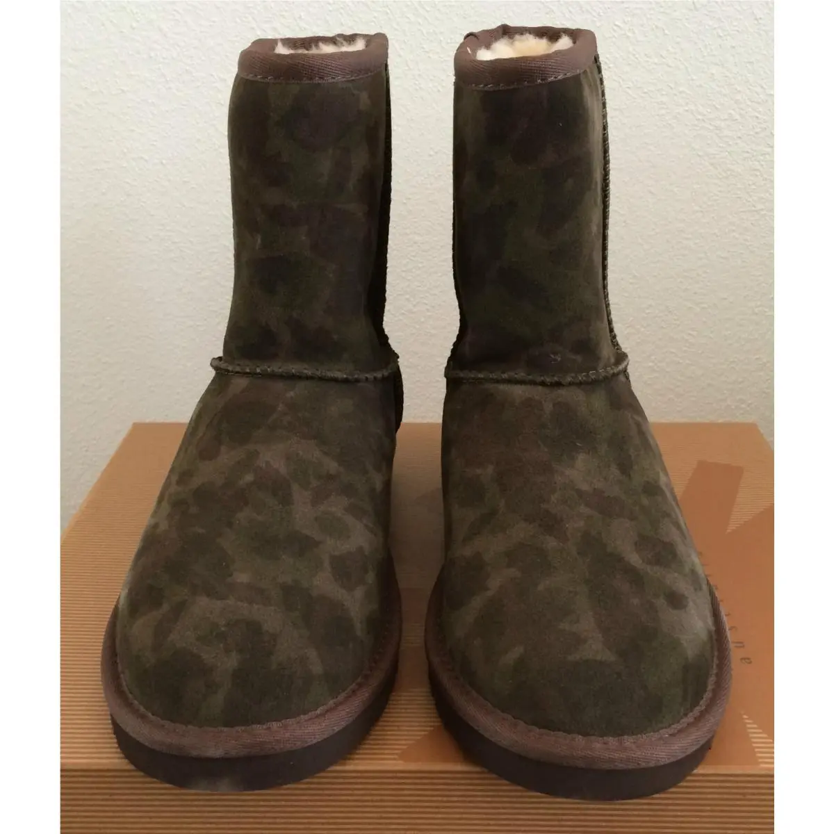 UGG shoes - Ugg Classic - Classic - 1011369 - Brown (UPC: 888855628880) 1