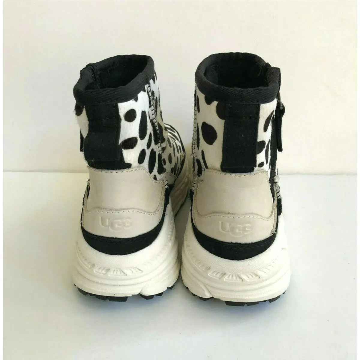 UGG shoes - UGG CA805 - Black 2