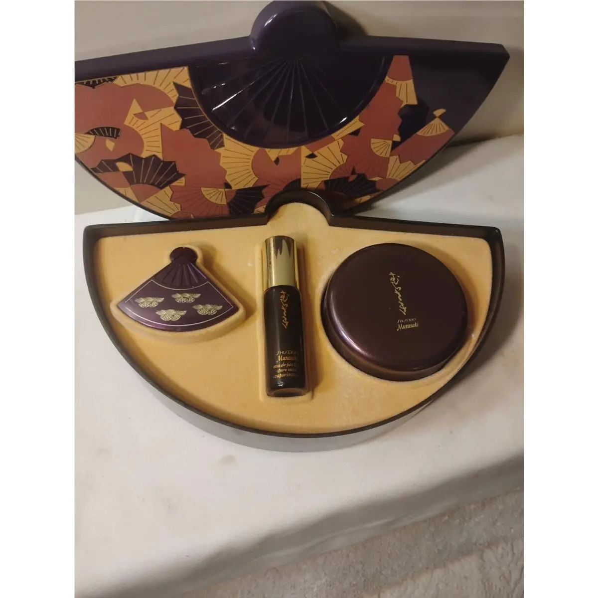 Vtg Shiseido Murasaki Eau de Perfume Set Purple Fan Lacquer Box Superb 1980`s