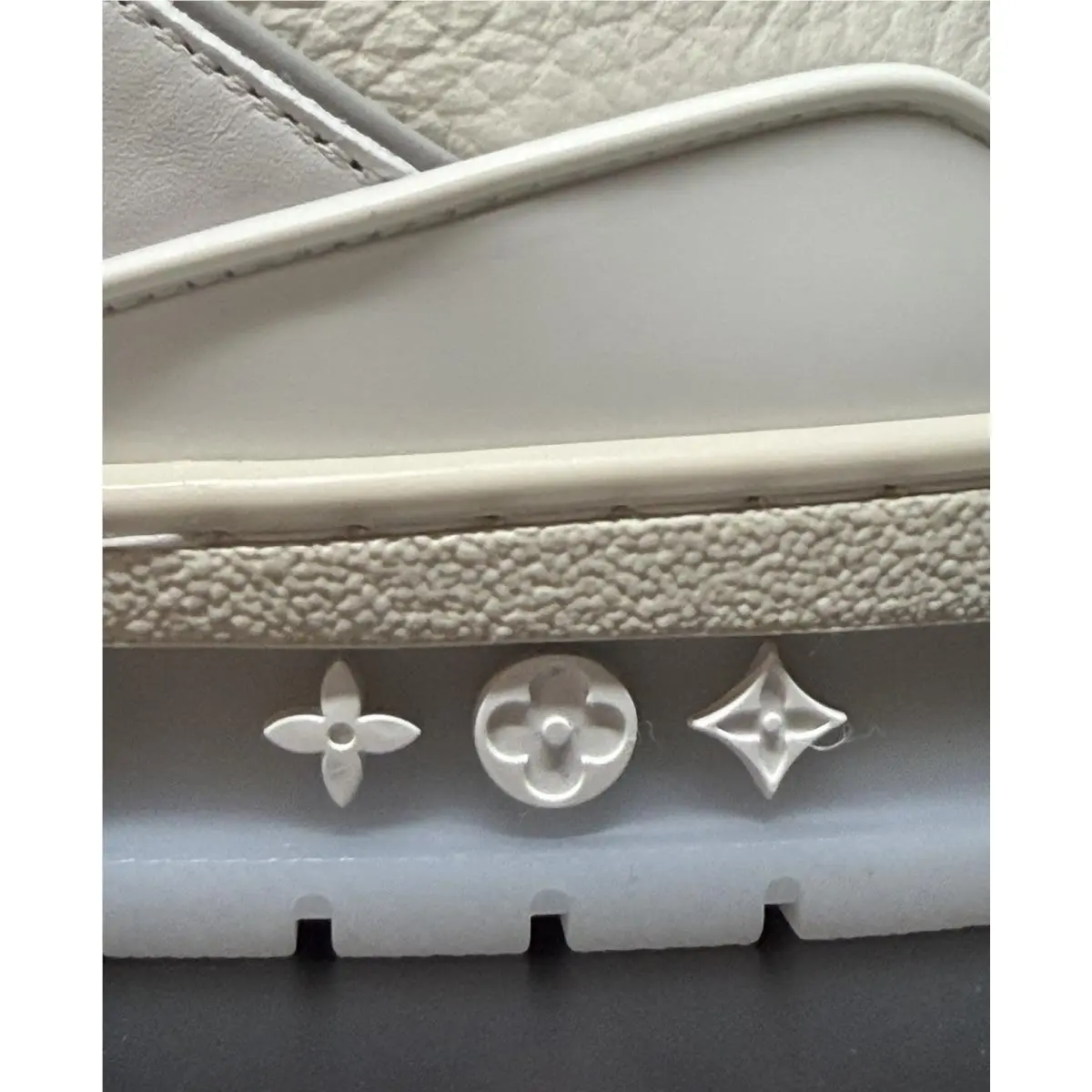 Louis Vuitton shoes - Louis Vuitton LV Trainer - Trainer - 1A8WAZ - White 8