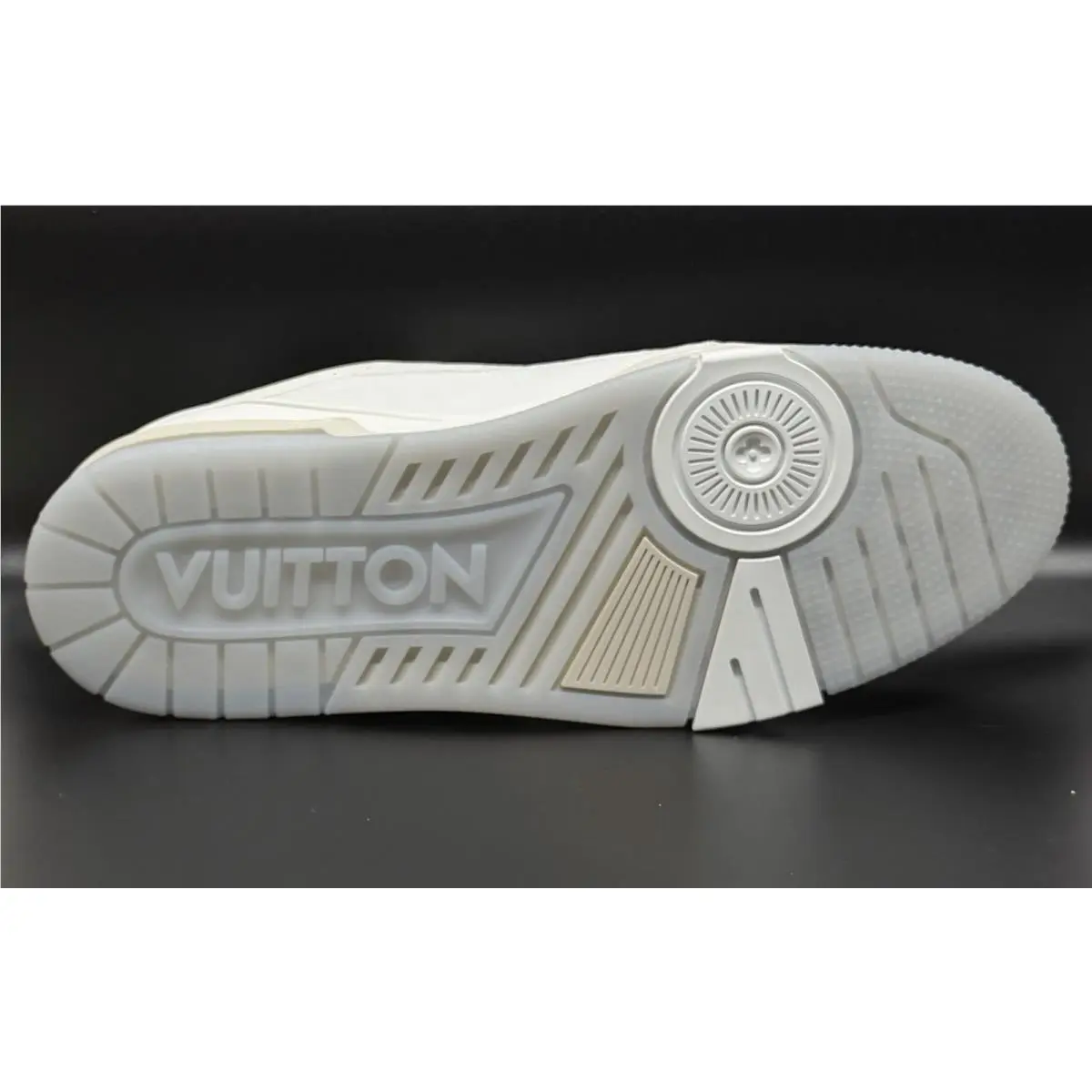 Louis Vuitton shoes - Louis Vuitton LV Trainer - Trainer - 1A8WAZ - White 4