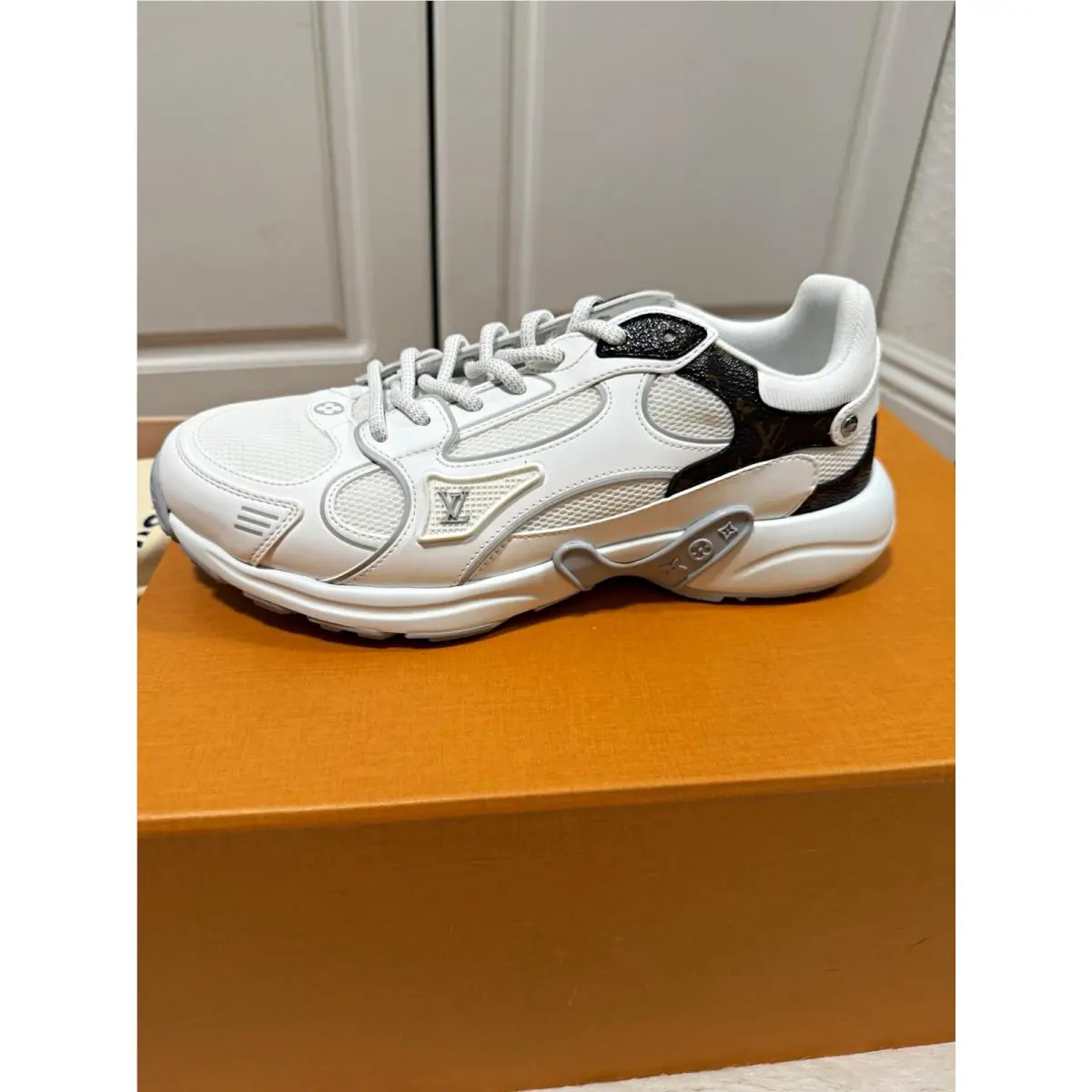 LV Olympia Sneaker Low Top Lace Up Logo White/brown/gray Sz 7 by Louis Vuitton