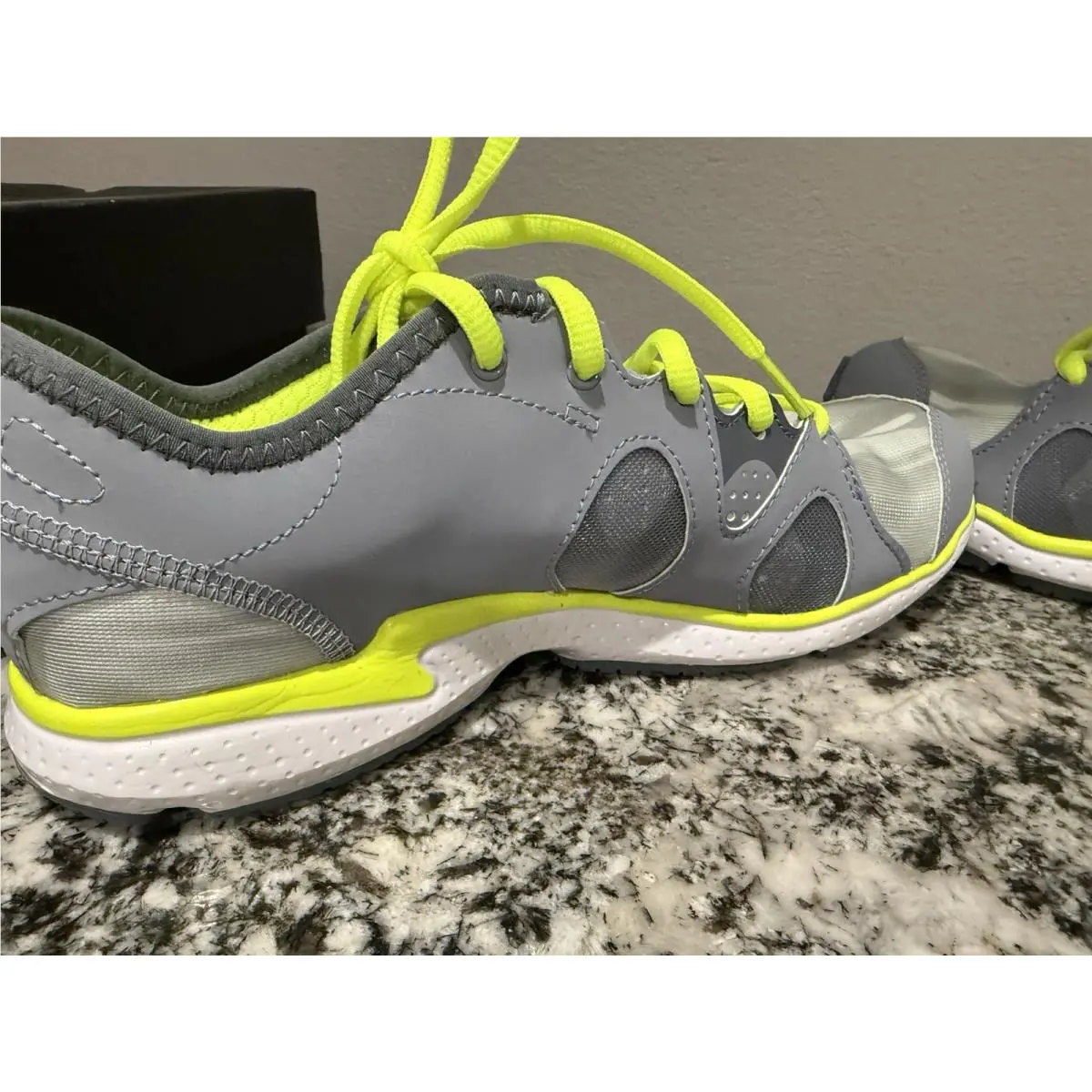 Under Armour shoes - Under Armour Micro G Neo Mantis Print - Neon Green/Gray (UPC: 0888284342968) 6