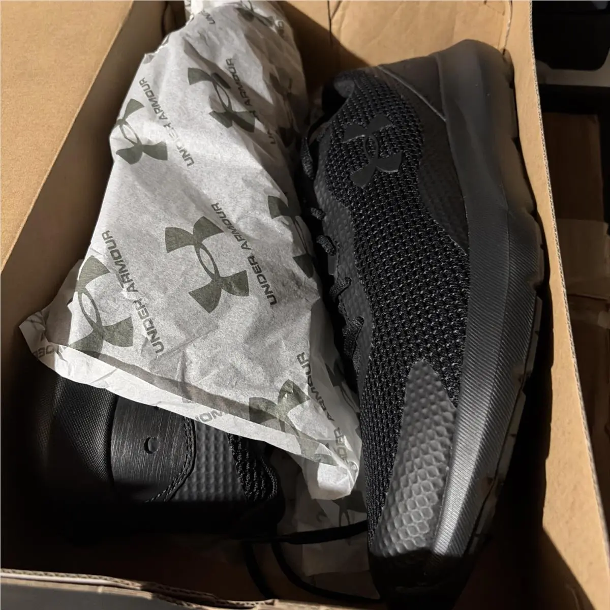 Under Armour shoes - UA Surge 3 - Surge - 3025596-001 - Black 5