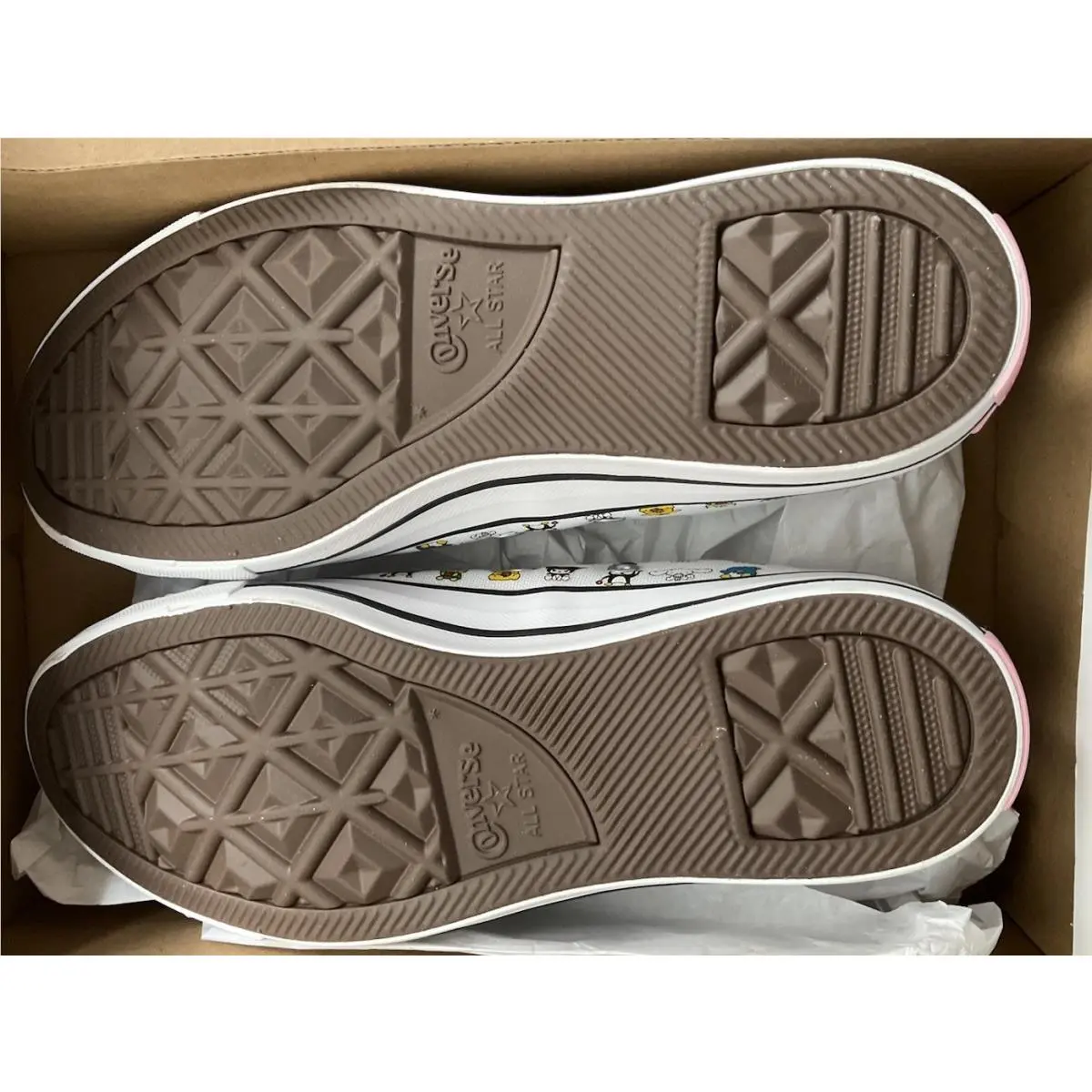 Converse shoes - White 4
