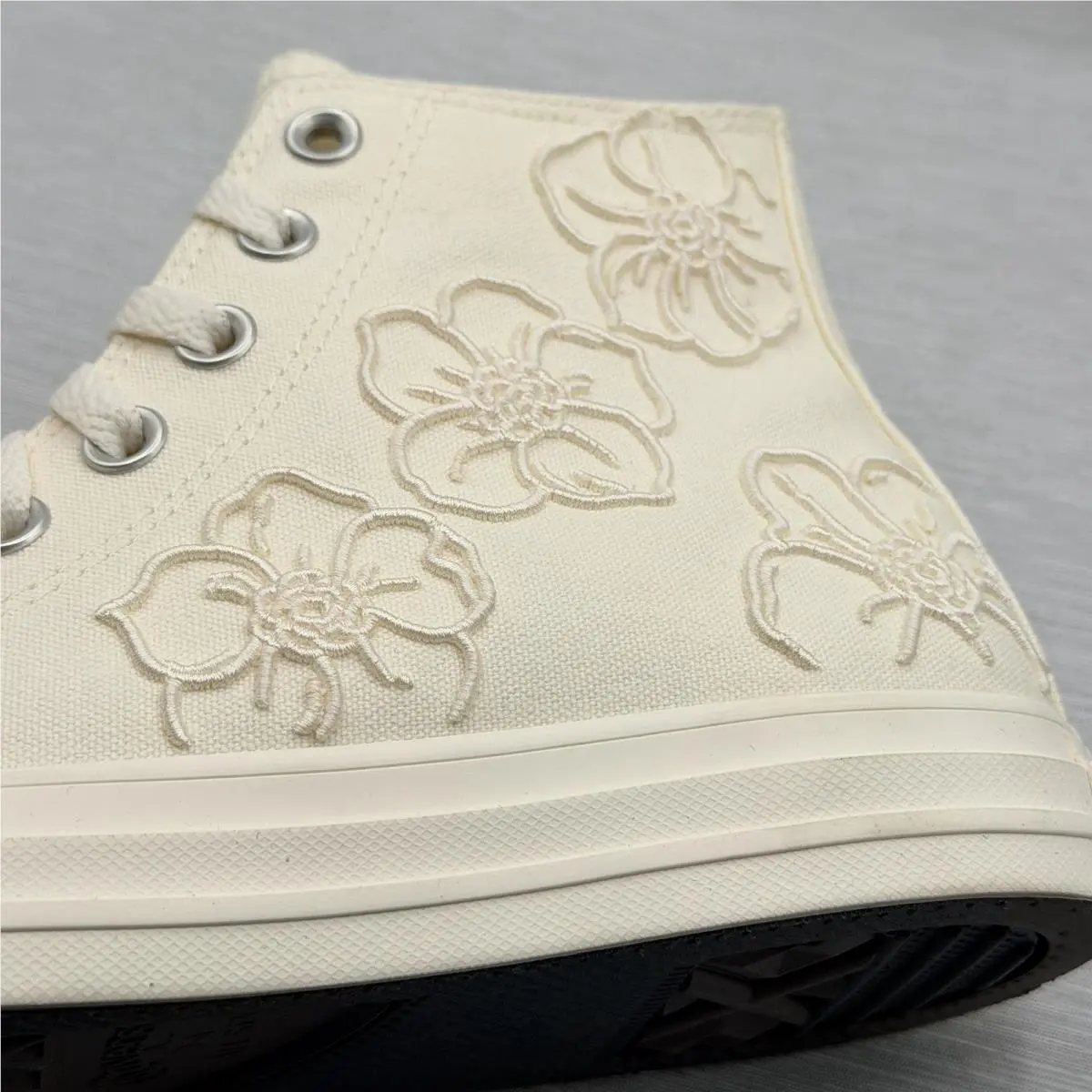 Converse shoes - Converse CTAS Hi - CTAS - A19248F - Ivory 1