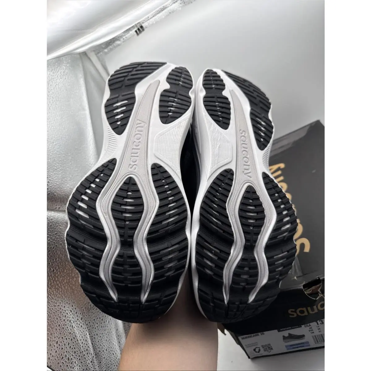 Saucony shoes - Saucony Hurricane 26 S101098-1008 - Hurricane - S101098-1008 - Black (UPC: 195021978169) 9