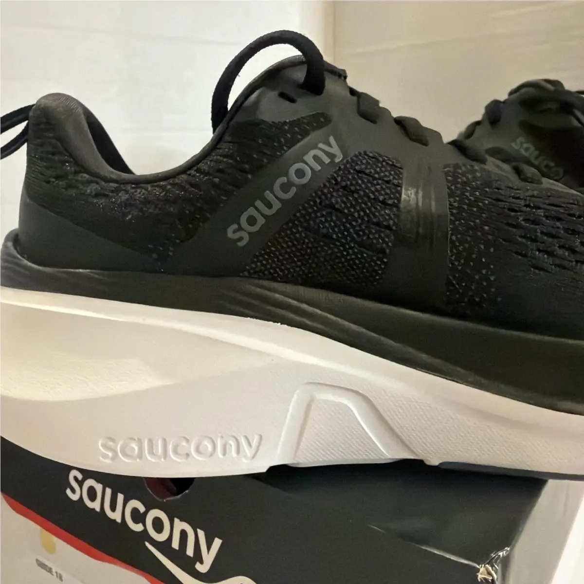 Saucony shoes - Saucony Guide 18 - Guide - S10999-100 - Black 9