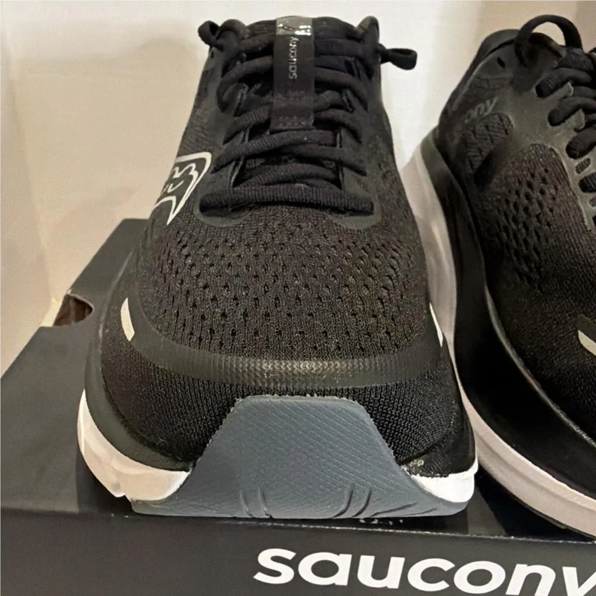 Saucony shoes - Saucony Guide 18 - Guide - S10999-100 - Black 3
