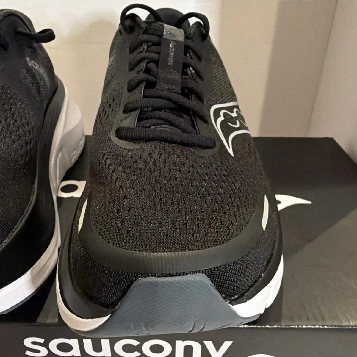 Saucony shoes - Saucony Guide 18 - Guide - S10999-100 - Black 4